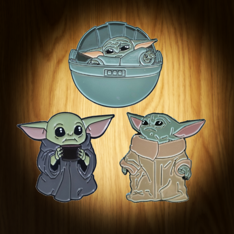 Broche en émail souple Bébé Yoda