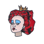 Broche en émail Alice au pays des merveilles